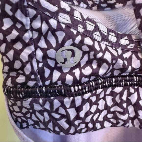 LULULEMON Nouveau No Limits Purple
Workout/Gym Tank Top w/Built in bra size 4 - Picture 5 of 8